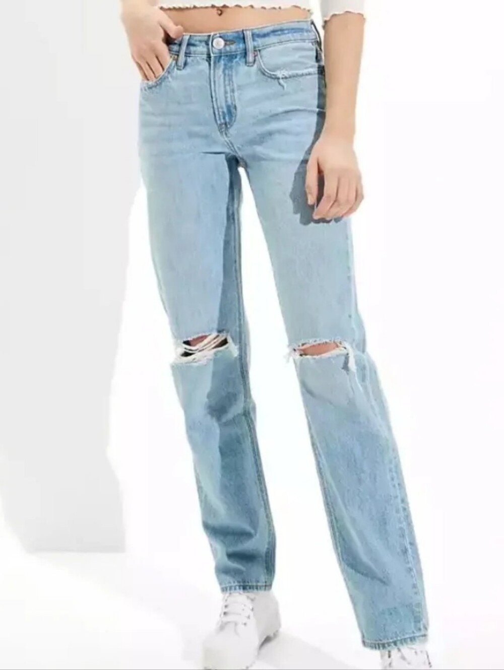 American Eagle 90's Straight Leg Distressed Jeans Light Wash Size 6